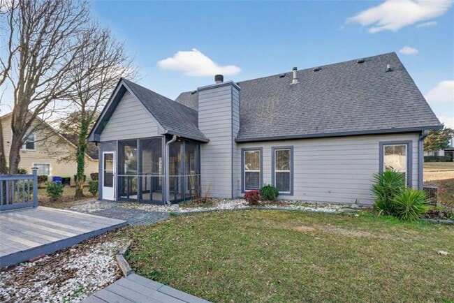 Building Photo - 7700 Lakeshore Ct