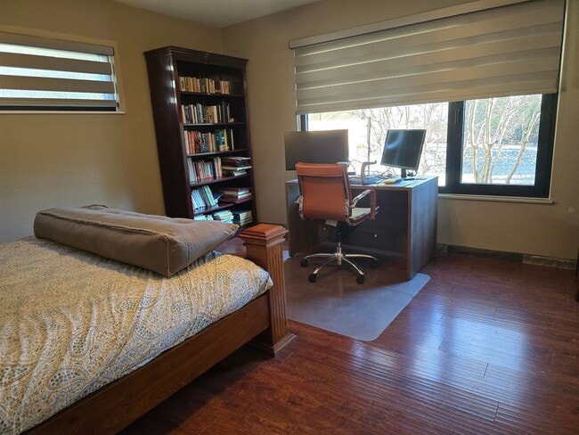 Building Photo - Furnished, 3 - 12 Month Rental Opportunity