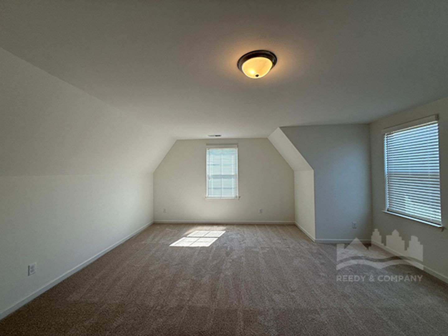 Building Photo - 345 Chestnut Rdg Cv