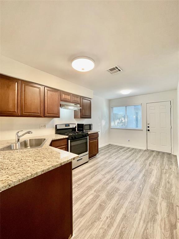 Building Photo - 312 W William Cannon Dr