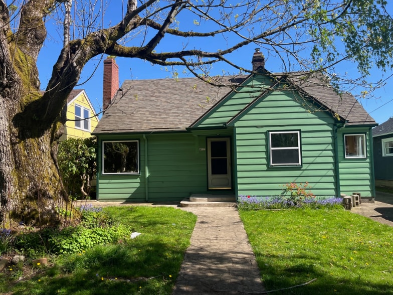 Primary Photo - 4937 N Willamette Blvd