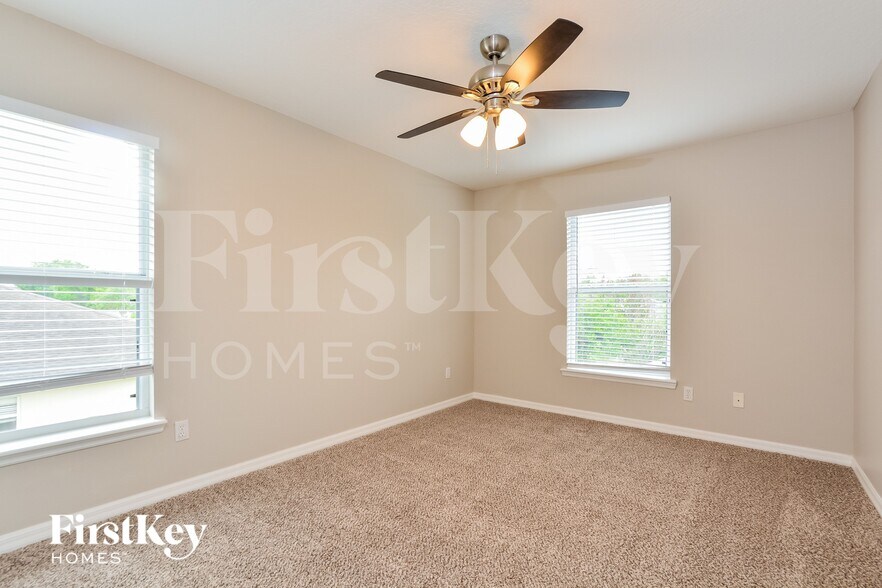 Building Photo - 1400 Broken Pine Rd