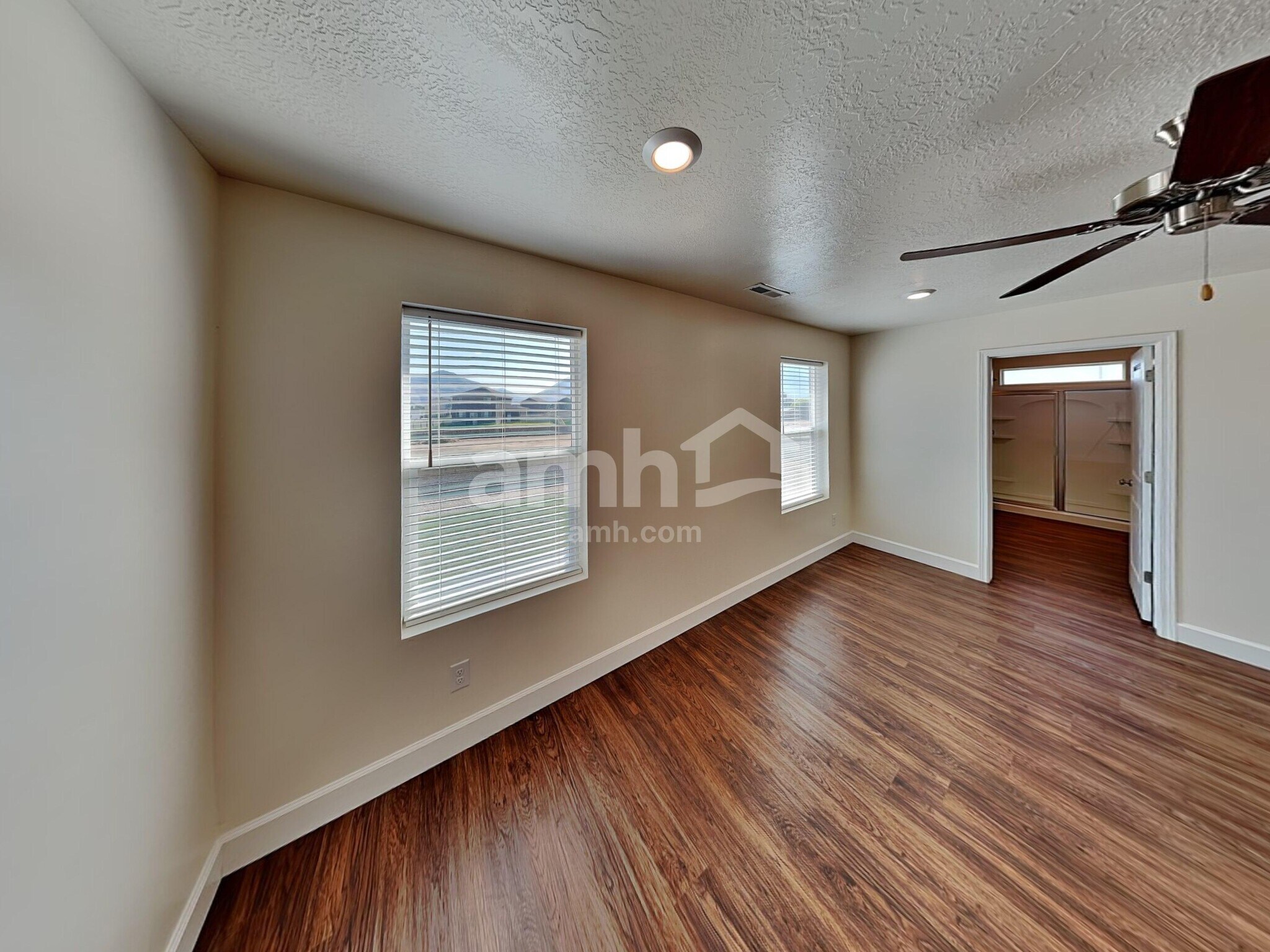 Building Photo - 1176 Wagon Way