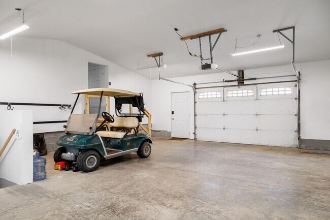 Building Photo - **Furnished Winter Rental** 3 Bed, 2 Bath Home on Wellesley Island