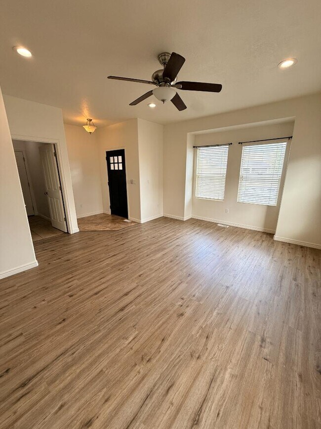 Building Photo - 8825 Jefferson Dr