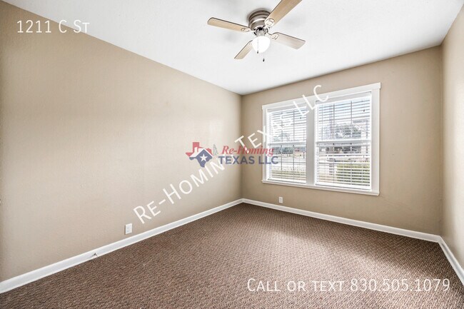 Building Photo - 1211 C St