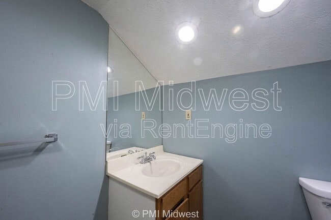 Building Photo - 921 S Buckeye St