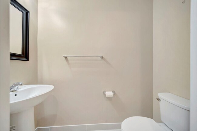 Building Photo - 9893 Brickhill Dr