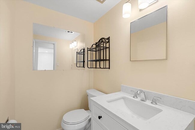 Building Photo - 1411 Harrison St