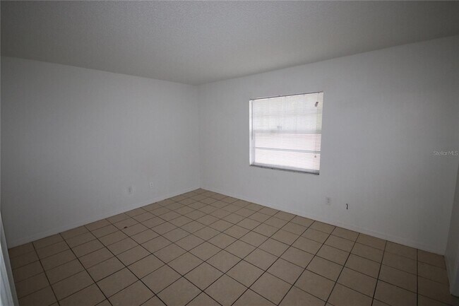 Building Photo - 3253 Bloomingdale Villas Ct