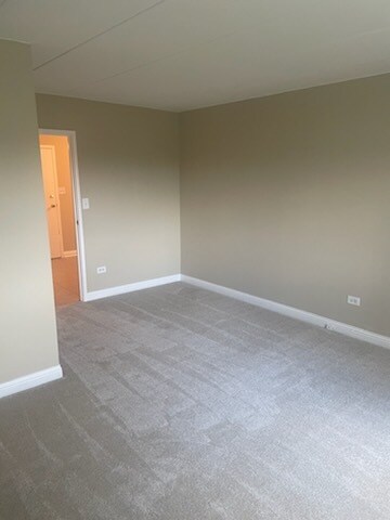 Building Photo - 580 Lawrence Ave