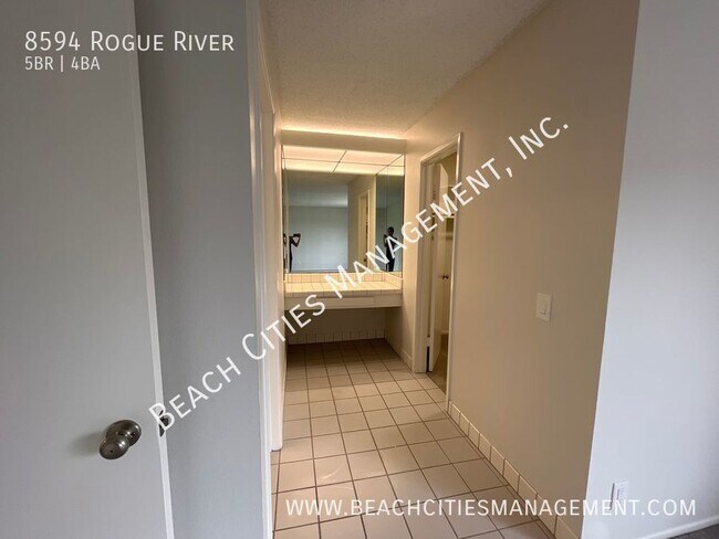 Building Photo - 8594 Rogue River Ave