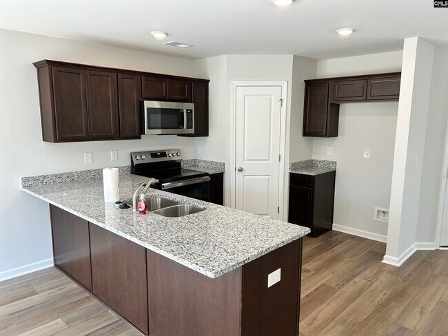 Building Photo - 437 Pinaster Path