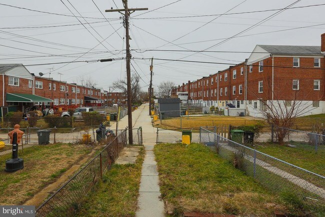 Building Photo - 3743 Bonview Ave