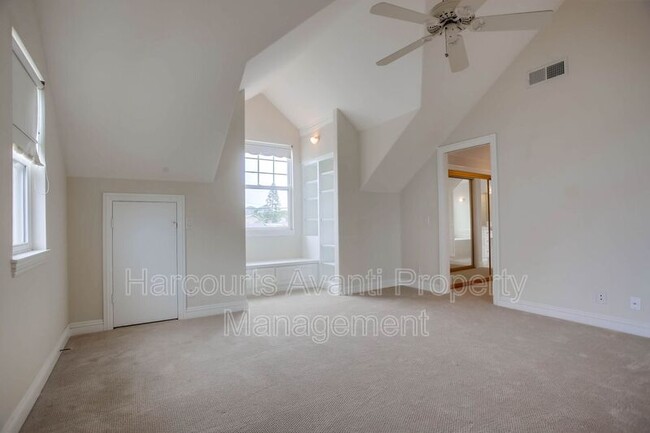 Building Photo - 1844 Dora Dr