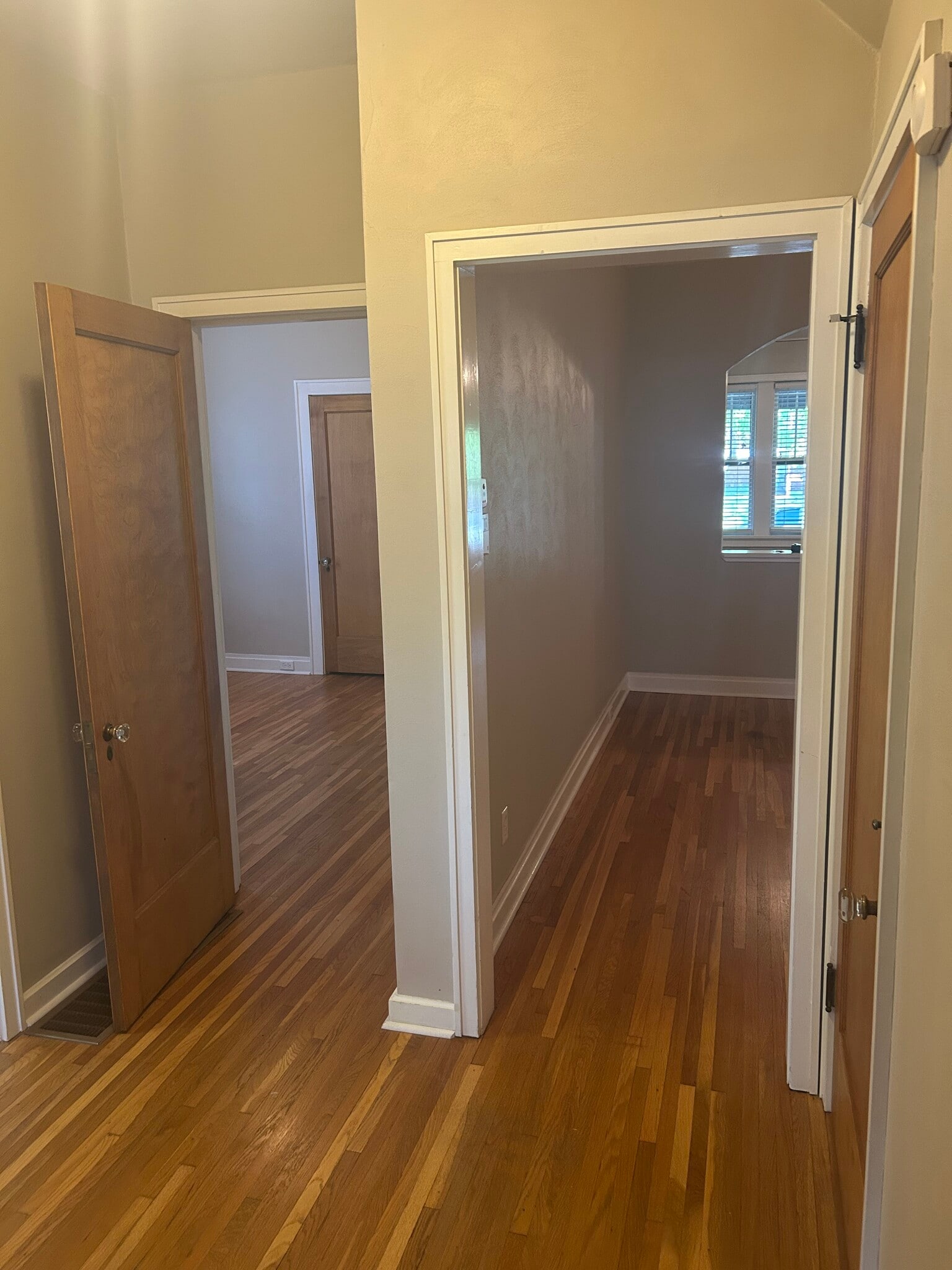 Hallway - 3662 Wilmington Ave