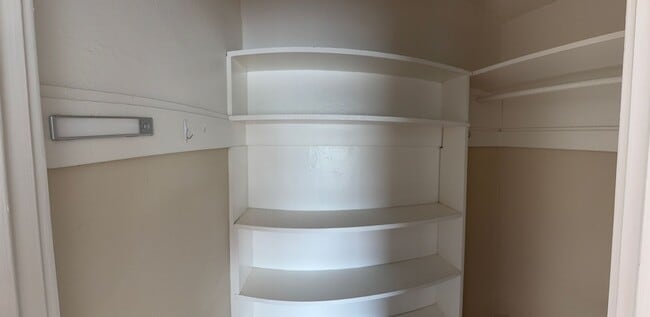 Building Photo - 4426 Shafter Ave