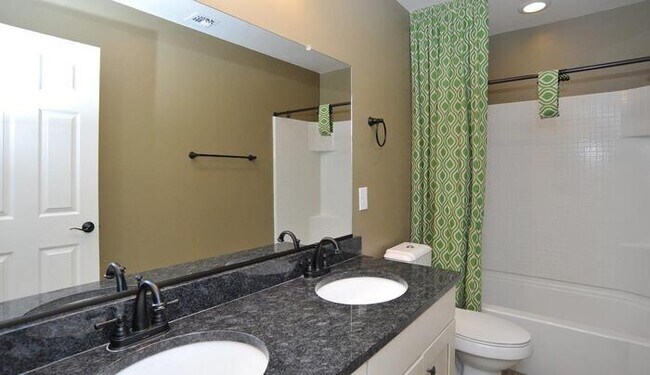 Building Photo - Stunning Executive Home (former model) in ...