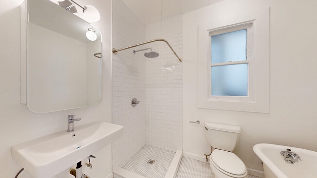 Building Photo - 507 Greenwich St