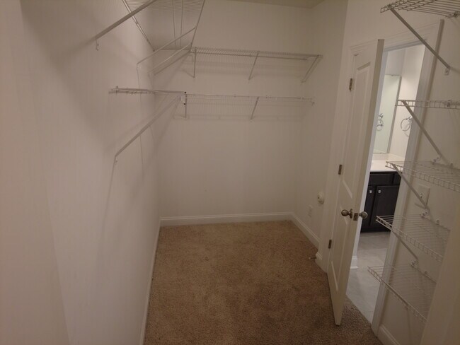 Building Photo - 111 Hanover Ct