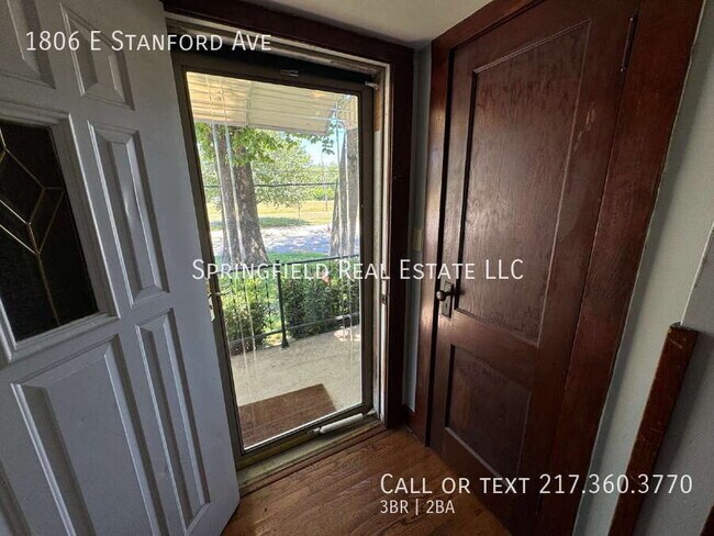 Building Photo - 1806 E Stanford Ave