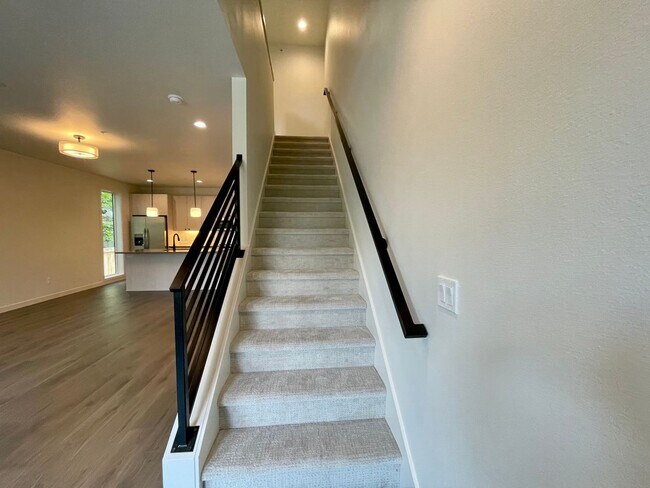 Building Photo - Sellwood-Moreland 2 Bedroom 2.5 Bath BRAND NEW Condo Convienent to OHSU~ Includes A/C and Washer ...