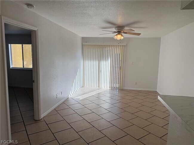 Building Photo - 2855 Winkler Ave