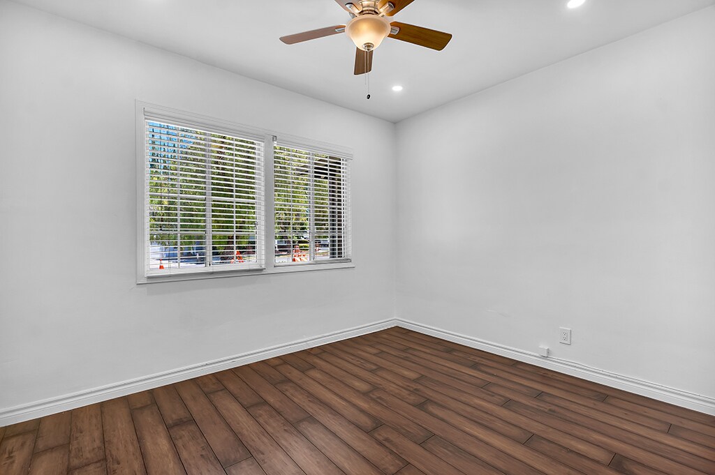 Building Photo - 5125 Canoga Ave