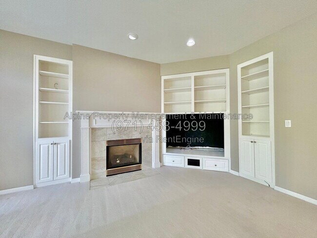 Building Photo - 820 NW Pebble Beach Way