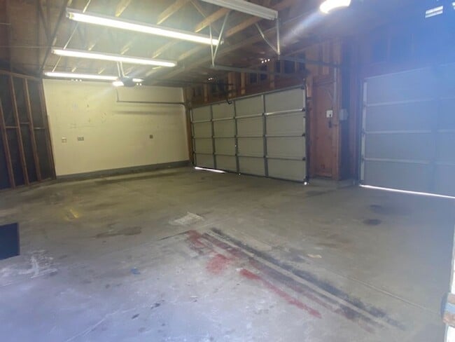 Building Photo - Corner lot with pool and RV parking!