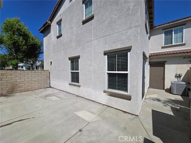 Building Photo - 1750 E D St