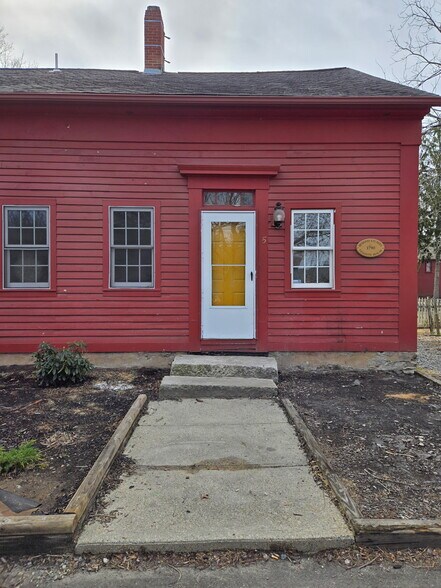 Building Photo - 5 Oil Mill Ln