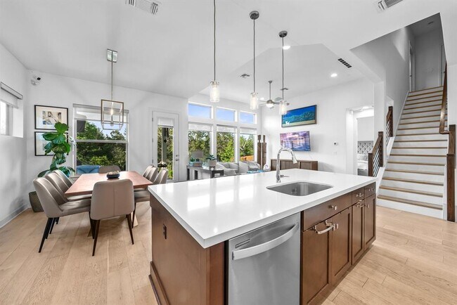 Building Photo - 5820 Harper Park Dr