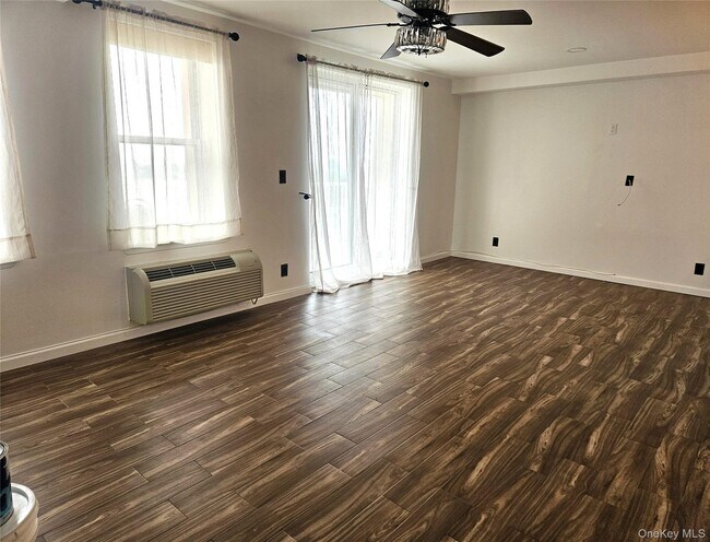 Building Photo - 2 Richmond Rd