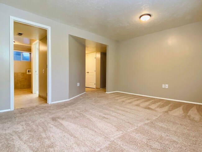 Building Photo - 3025 Little Cottonwood Rd