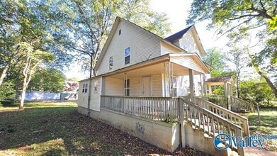 Building Photo - 3505 Bradley St SW