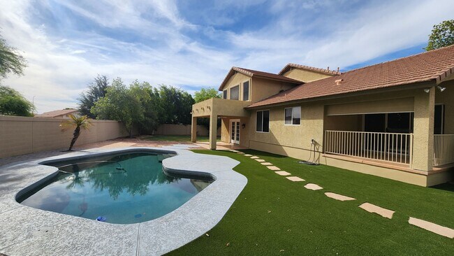 Building Photo - 3 Bedroom + Office Home in the Vineyards Community Near W Germann Rd and S Dobson Rd!