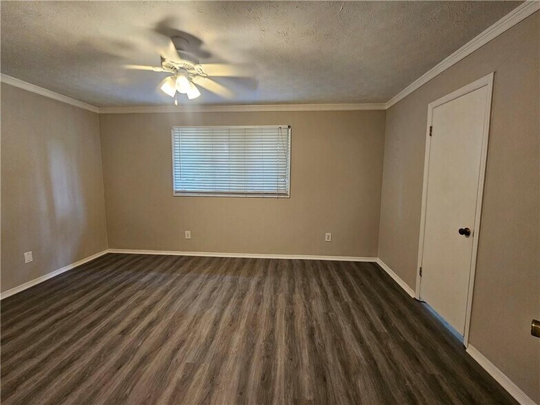 Building Photo - 1192 Ashborough Dr