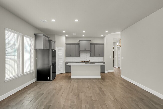 Building Photo - 328 Rise Ln