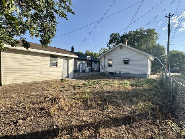 Building Photo - 1214 N Lincoln Ave