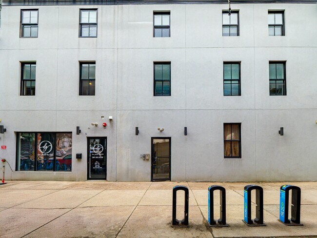 Building Photo - 113 Gay St
