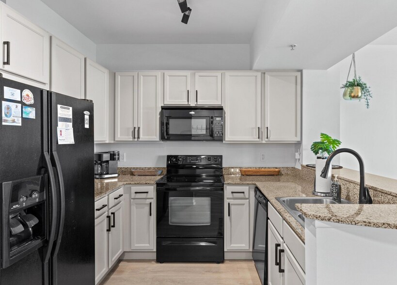 Building Photo - 4203 Indian Bayou Trl