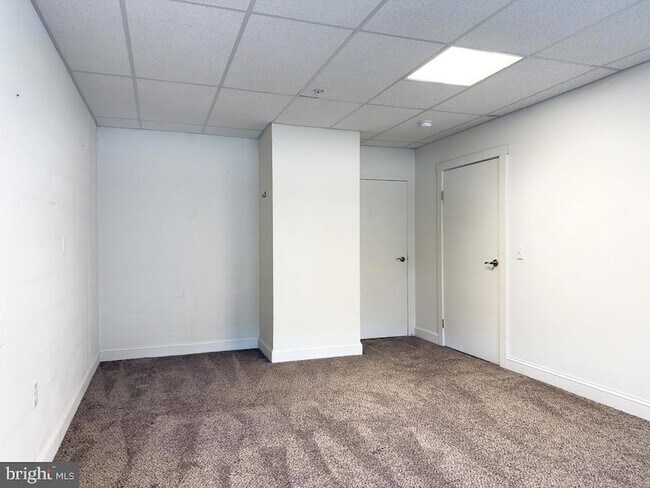 Building Photo - 100 S Front St