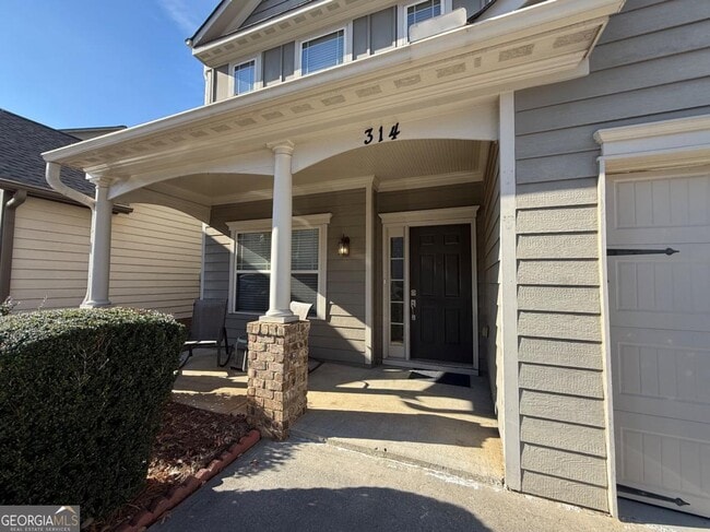 Building Photo - 314 Pin Oak Ave