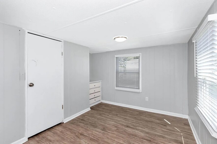 Building Photo - 415 W Limestone Rd