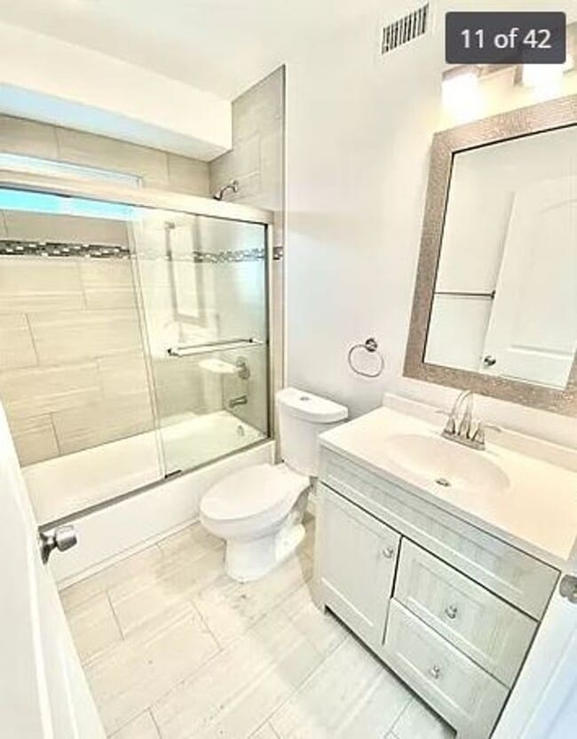 Building Photo - BROADWAY (10611)