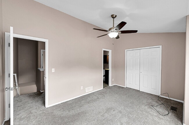 Building Photo - $2,050.00, 3 bed, 2.5 bath, located in Pal...