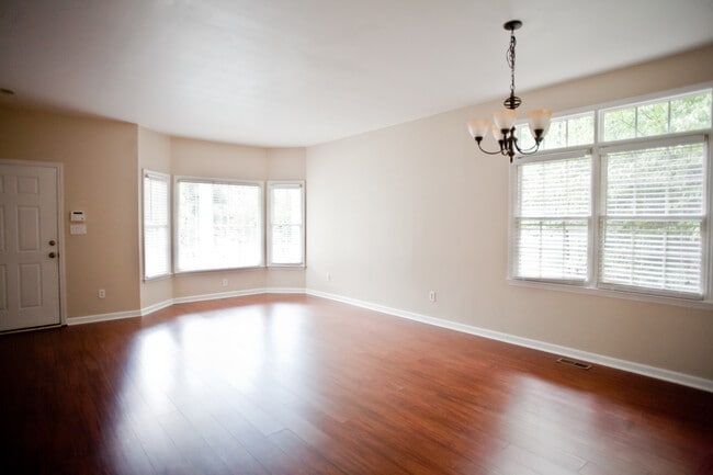 Building Photo - Spacious 3-Bedroom Ranch with Versatile Living Spaces and Modern Comforts