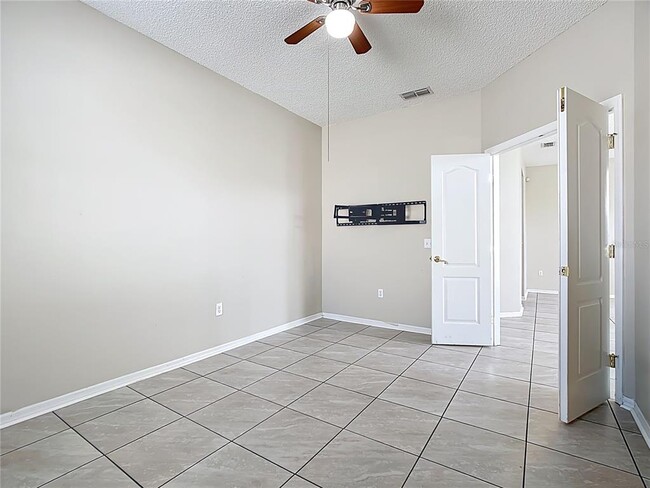 Building Photo - 610 Terranova Dr