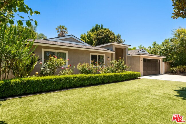 Building Photo - 4708 Aqueduct Ave